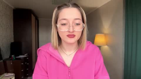 Emily online show from November 17, 10:43 am