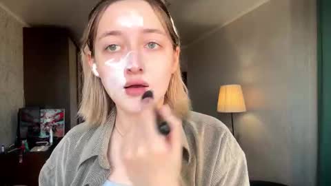 Emily online show from November 25, 10:04 am