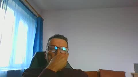 ulmeni4 online show from December 3, 9:33 am