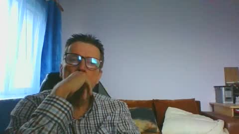 ulmeni4 online show from November 30, 9:35 am