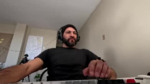 Snapshot of ultratoaster chatting on January 3, 6:24 pm ultratoaster online show from January 3, 6:24 pm