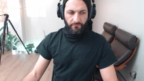 Snapshot of ultratoaster chatting on January 6, 5:08 am ultratoaster online show from January 6, 5:08 am