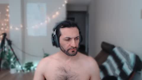 Snapshot of ultratoaster chatting on January 11, 8:43 pm ultratoaster online show from January 11, 8:43 pm