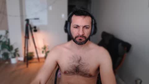 Snapshot of ultratoaster chatting on January 27, 6:52 pm ultratoaster online show from January 27, 6:52 pm