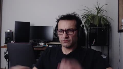 Snapshot of ultratoaster chatting on October 23, 7:29 am ultratoaster online show from October 23, 7:29 am