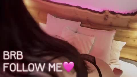 Snapshot of una_medisson chatting on December 6, 12:38 pm Una online show from December 6, 12:38 pm