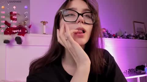 Snapshot of una_medisson chatting on December 19, 3:19 pm Una online show from December 19, 3:19 pm