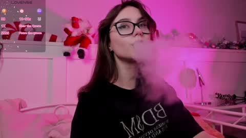 Snapshot of una_medisson chatting on December 24, 12:33 pm Una online show from December 24, 12:33 pm