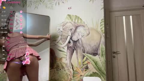 unarks online show from December 1, 8:25 pm