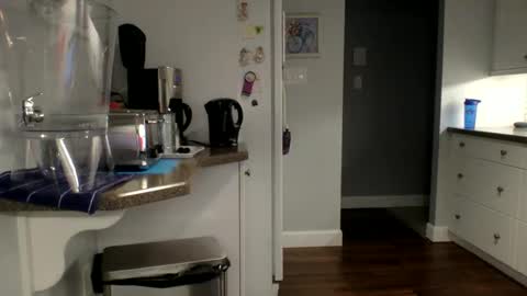 Buzz Bigcock online show from December 17, 8:32 pm