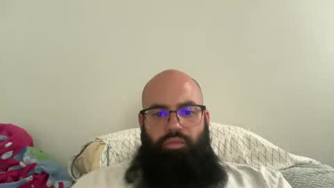 Snapshot of uncutbeard129840 chatting on September 27, 10:48 pm uncutbeard129840 online show from September 27, 10:48 pm