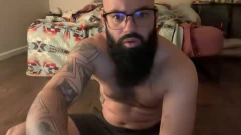 Snapshot of uncutbeard129840 chatting on November 4, 1:21 pm uncutbeard129840 online show from November 4, 1:21 pm