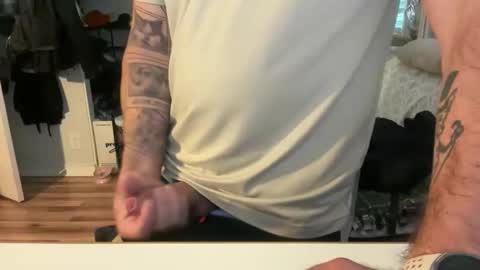 Snapshot of uncutbeard129840 chatting on December 5, 12:19 am uncutbeard129840 online show from December 5, 12:19 am