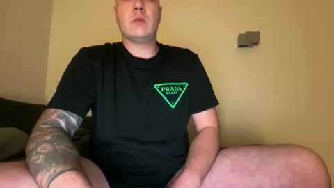 Snapshot of uncutedaustria chatting on November 21, 11:03 pm Tom online show from November 21, 11:03 pm