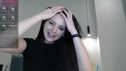 Snapshot of uninvited_raccoon chatting on February 12, 4:01 am uninvited_raccoon online show from February 12, 4:01 am