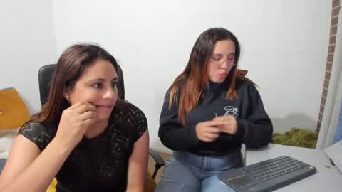 Kary and jhoa online show from February 21, 3:23 am