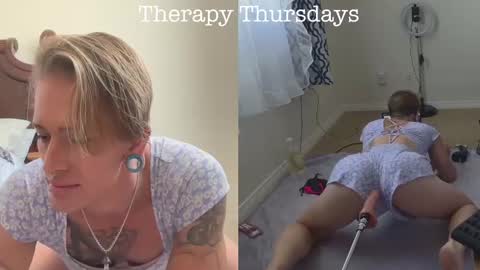 Snapshot of ur_goddess_daylee chatting on September 11, 4:40 pm Goddess online show from September 11, 4:40 pm