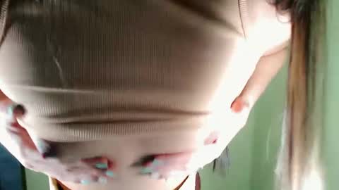 QUEENSY online show from February 8, 3:42 pm