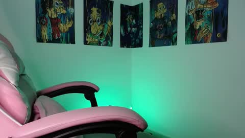 Danielle  online show from January 24, 8:44 am