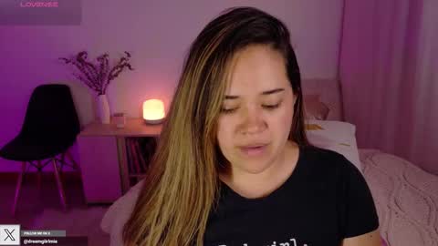 Snapshot of urdreamgiirl chatting on November 20, 10:53 pm Mia Miller online show from November 20, 10:53 pm