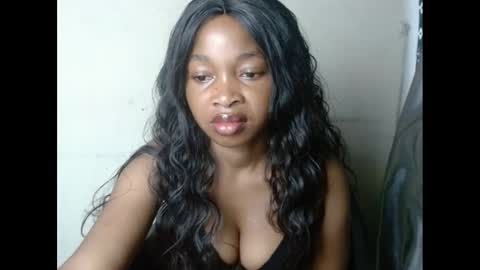 urflirtydoll online show from February 18, 11:19 pm