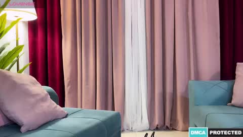 Snapshot of urgoddessjenny chatting on December 24, 7:00 pm Jenny online show from December 24, 7:00 pm