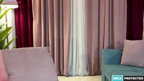 Snapshot of urgoddessjenny chatting on December 28, 2:32 pm Jenny online show from December 28, 2:32 pm