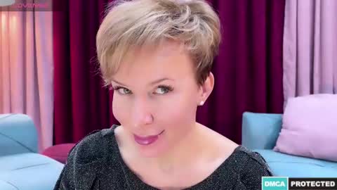 Snapshot of urgoddessjenny chatting on January 2, 3:19 pm Jenny online show from January 2, 3:19 pm