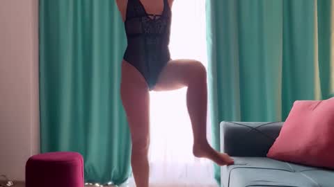 Snapshot of urgoddessjenny chatting on October 9, 11:30 am Jenny online show from October 9, 11:30 am