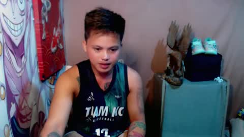 Snapshot of urhot_fucker13 chatting on January 16, 5:33 pm JUST CALL MY NAME jayrus online show from January 16, 5:33 pm