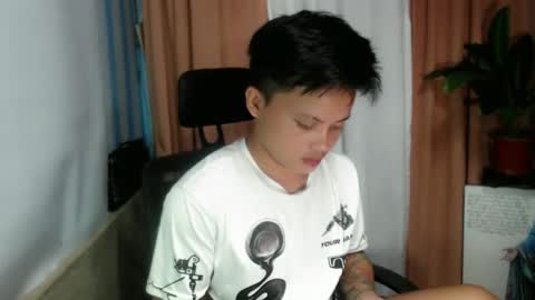 Snapshot of urhot_fucker13 chatting on October 5, 10:13 am JUST CALL MY NAME jayrus online show from October 5, 10:13 am