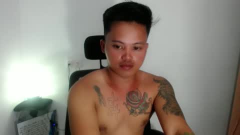 Snapshot of urhot_fucker13 chatting on December 15, 10:41 am JUST CALL MY NAME jayrus online show from December 15, 10:41 am