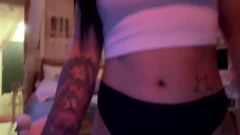 urlittlefilipina online show from December 3, 11:14 pm