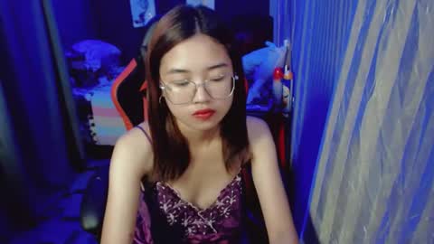 urlovelychinita online show from January 22, 1:20 am