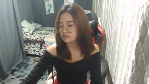 urlovelychinita online show from January 25, 8:31 pm