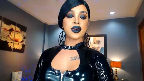 Snapshot of urmajestytyra chatting on January 30, 6:03 am UrMajestyTyra online show from January 30, 6:03 am