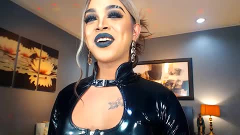 Snapshot of urmajestytyra chatting on January 31, 5:30 am UrMajestyTyra online show from January 31, 5:30 am