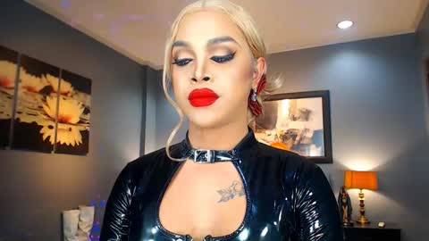 Snapshot of urmajestytyra chatting on February 13, 5:37 am UrMajestyTyra online show from February 13, 5:37 am