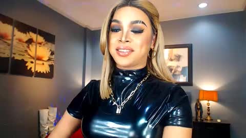 Snapshot of urmajestytyra chatting on February 17, 4:53 am UrMajestyTyra online show from February 17, 4:53 am