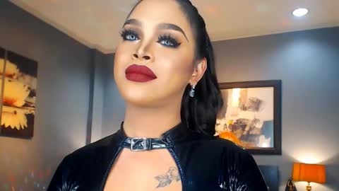 Snapshot of urmajestytyra chatting on February 27, 11:15 pm UrMajestyTyra online show from February 27, 11:15 pm