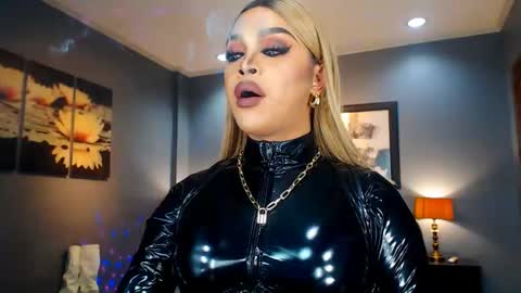 Snapshot of urmajestytyra chatting on March 6, 3:46 am UrMajestyTyra online show from March 6, 3:46 am