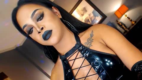 Snapshot of urmajestytyra chatting on October 9, 2:31 am UrMajestyTyra online show from October 9, 2:31 am