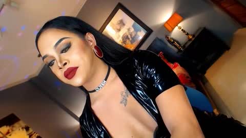 Snapshot of urmajestytyra chatting on November 23, 1:38 am UrMajestyTyra online show from November 23, 1:38 am