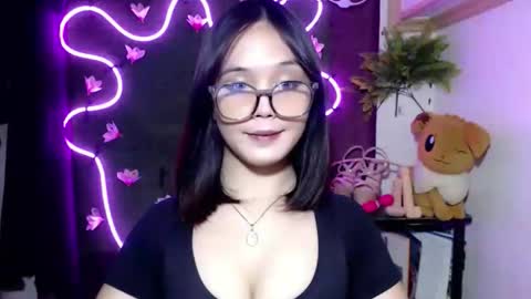 Pia online show from October 13, 9:15 pm