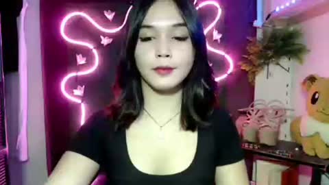 Pia online show from November 4, 4:39 pm