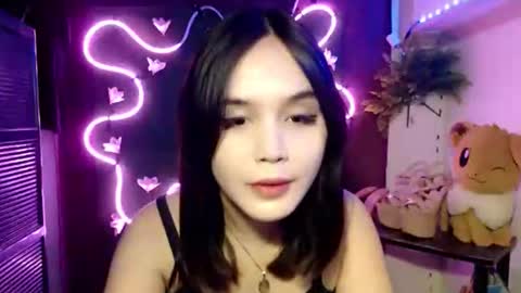 Pia online show from November 9, 9:46 pm