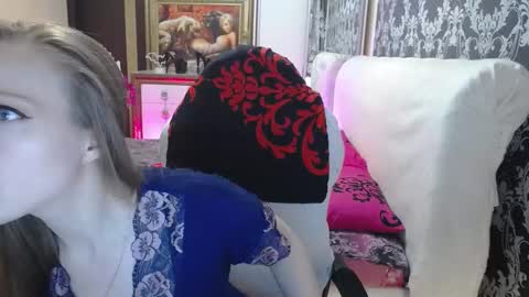 UrSecretTreasure88 online show from December 21, 8:07 am