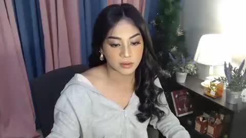 Snapshot of urseductive_calixx chatting on October 4, 5:27 am JUST CALL ME CALI online show from October 4, 5:27 am