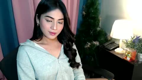 Snapshot of urseductive_calixx chatting on October 22, 10:37 am JUST CALL ME CALI online show from October 22, 10:37 am