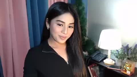 Snapshot of urseductive_calixx chatting on November 2, 7:05 pm JUST CALL ME CALI online show from November 2, 7:05 pm